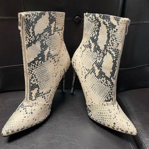 Beautiful Steve Madden Armada Snakeskin Boots